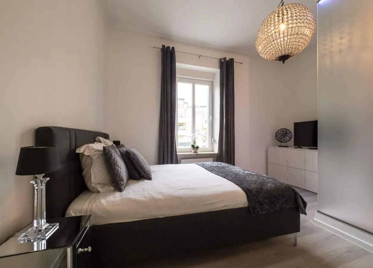 Executive Double Room With En-Suite City Centre In Guest House R1 Luxembourg