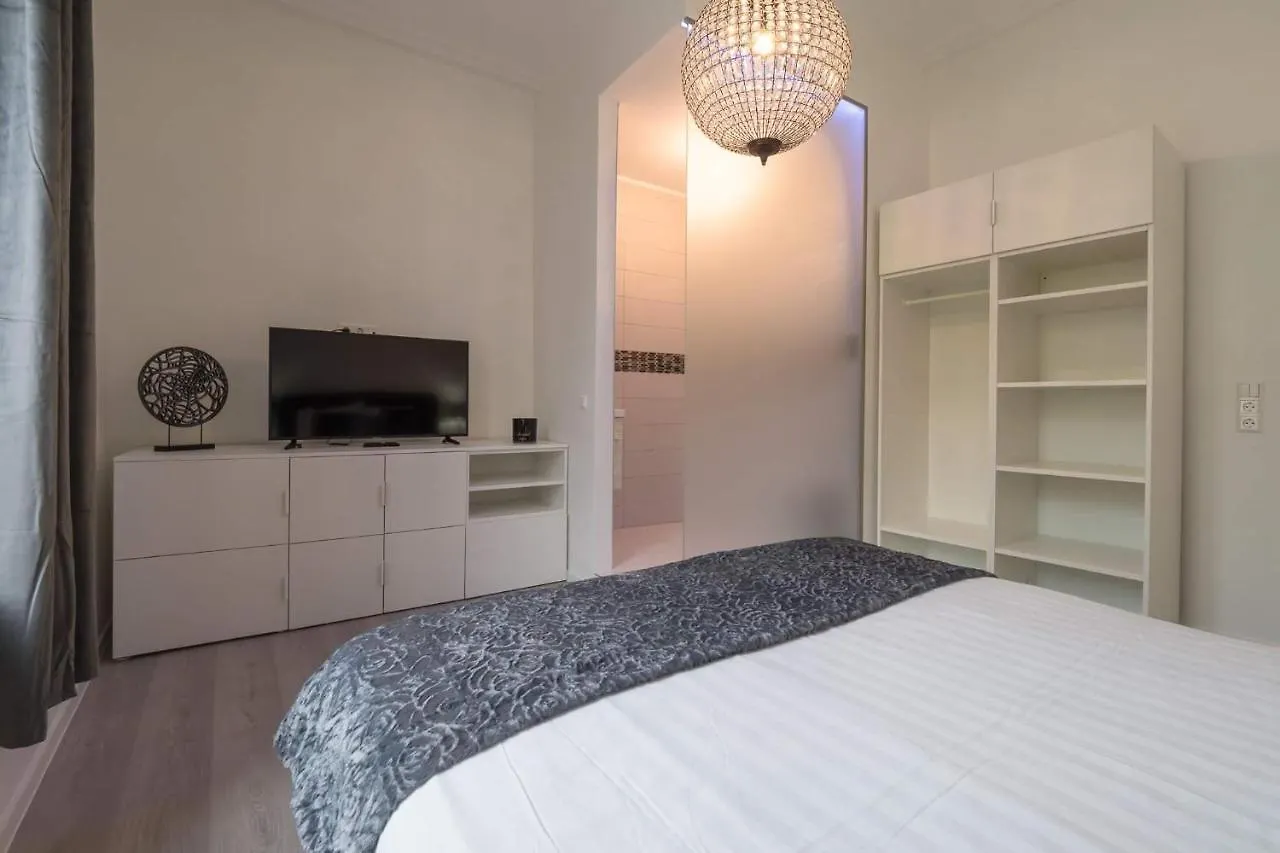 Executive Double Room With En-Suite City Centre In Guest House R1 Luxembourg
