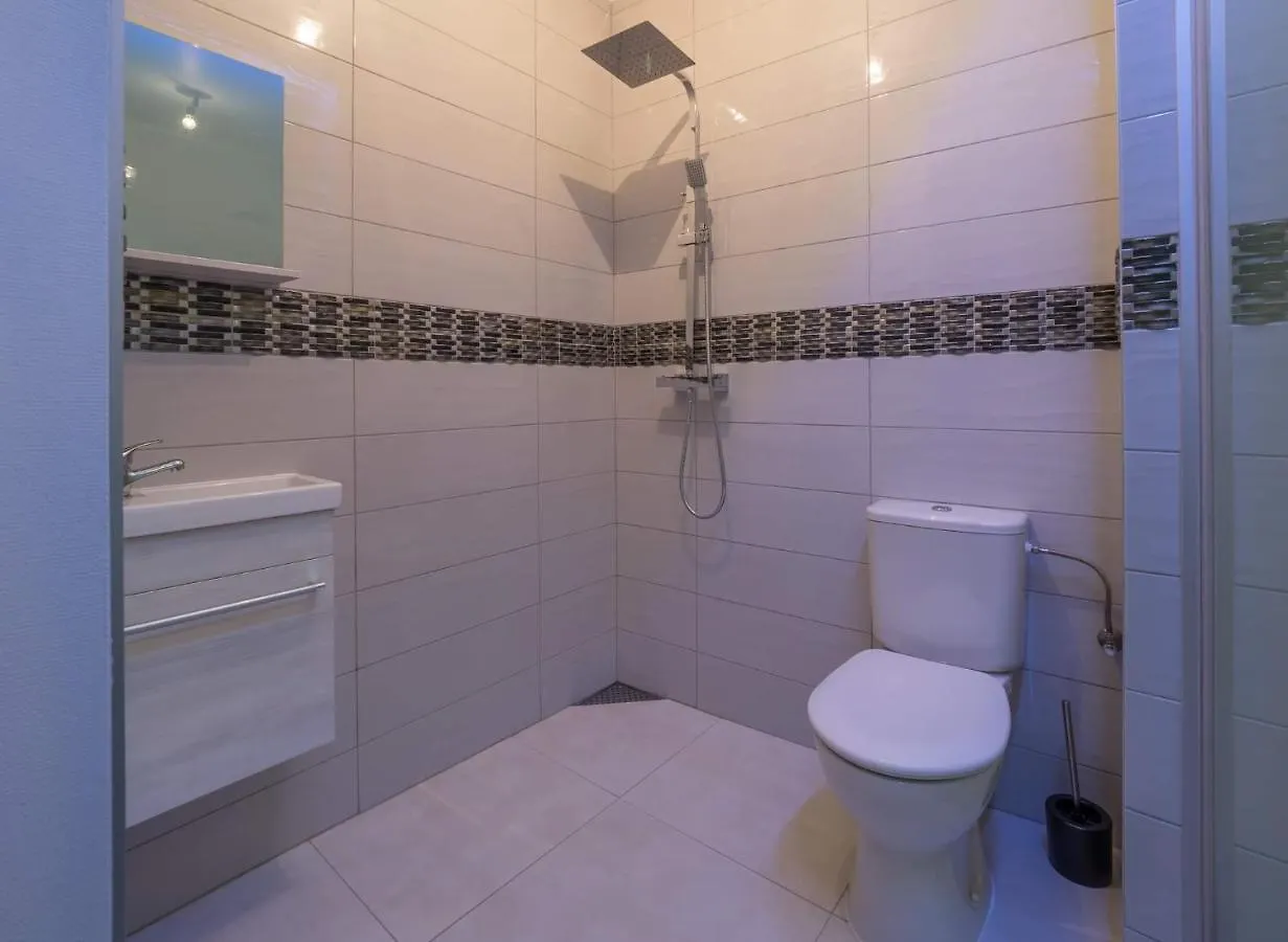Executive Double Room With En-Suite City Centre In Guest House R1 Luxembourg 0*,